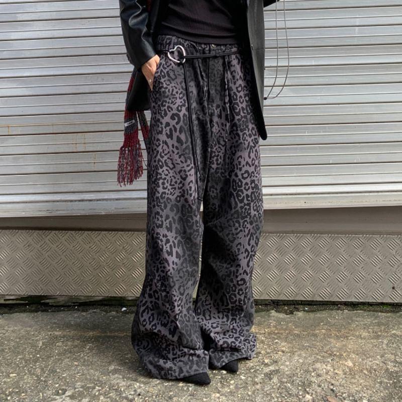 High Rise Leopard Wide Leg Pants Product Image