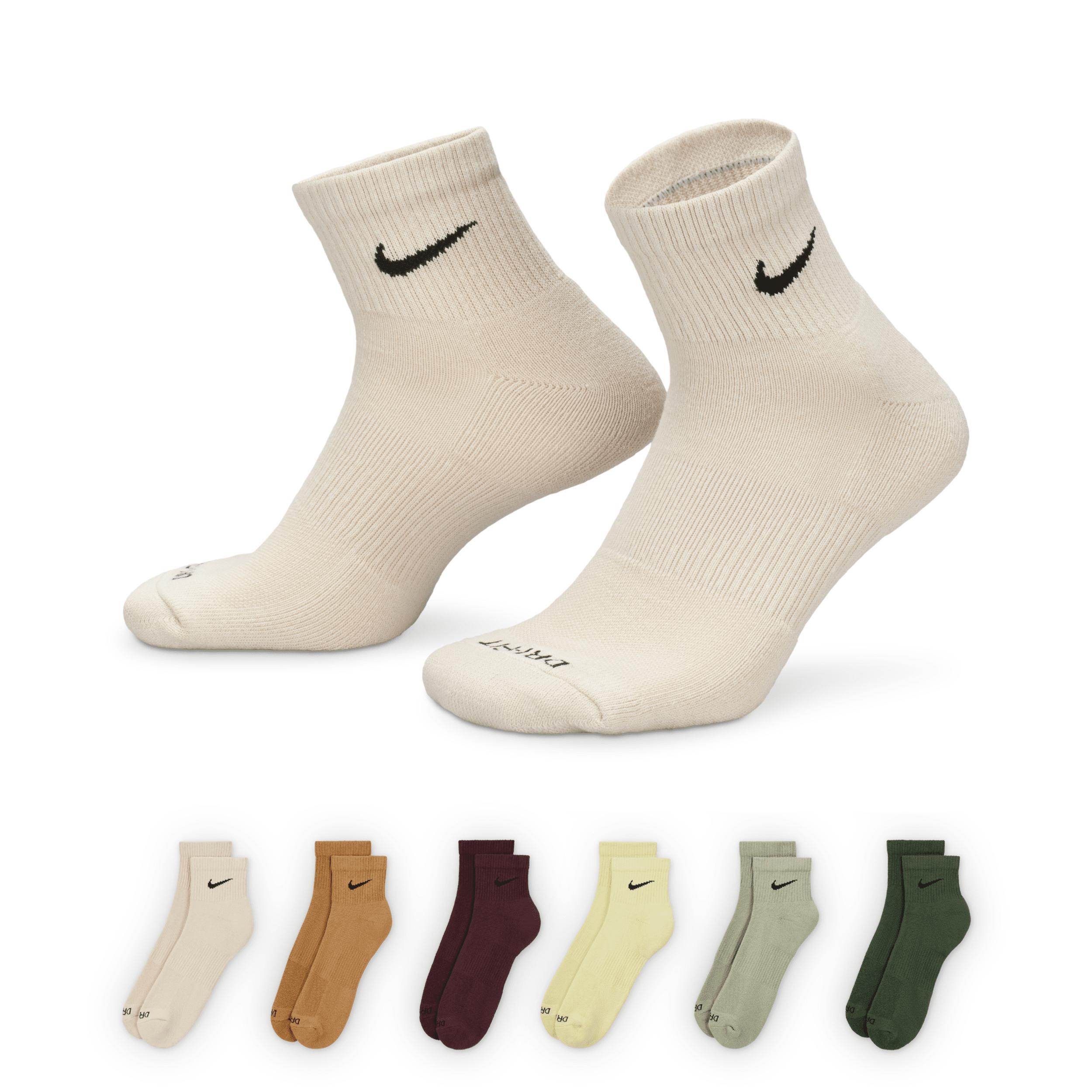 Nike Mens Everyday Plus Cushioned Training Ankle Socks (6 Pairs) Product Image