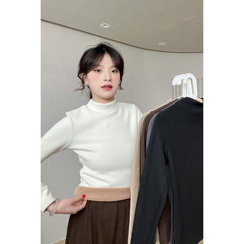 Long-Sleeve Mock Neck Plain Slim Fit T-Shirt Product Image