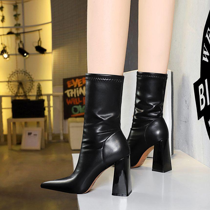 Pointy-Toe Plain Chunky Heel Short Boots Product Image