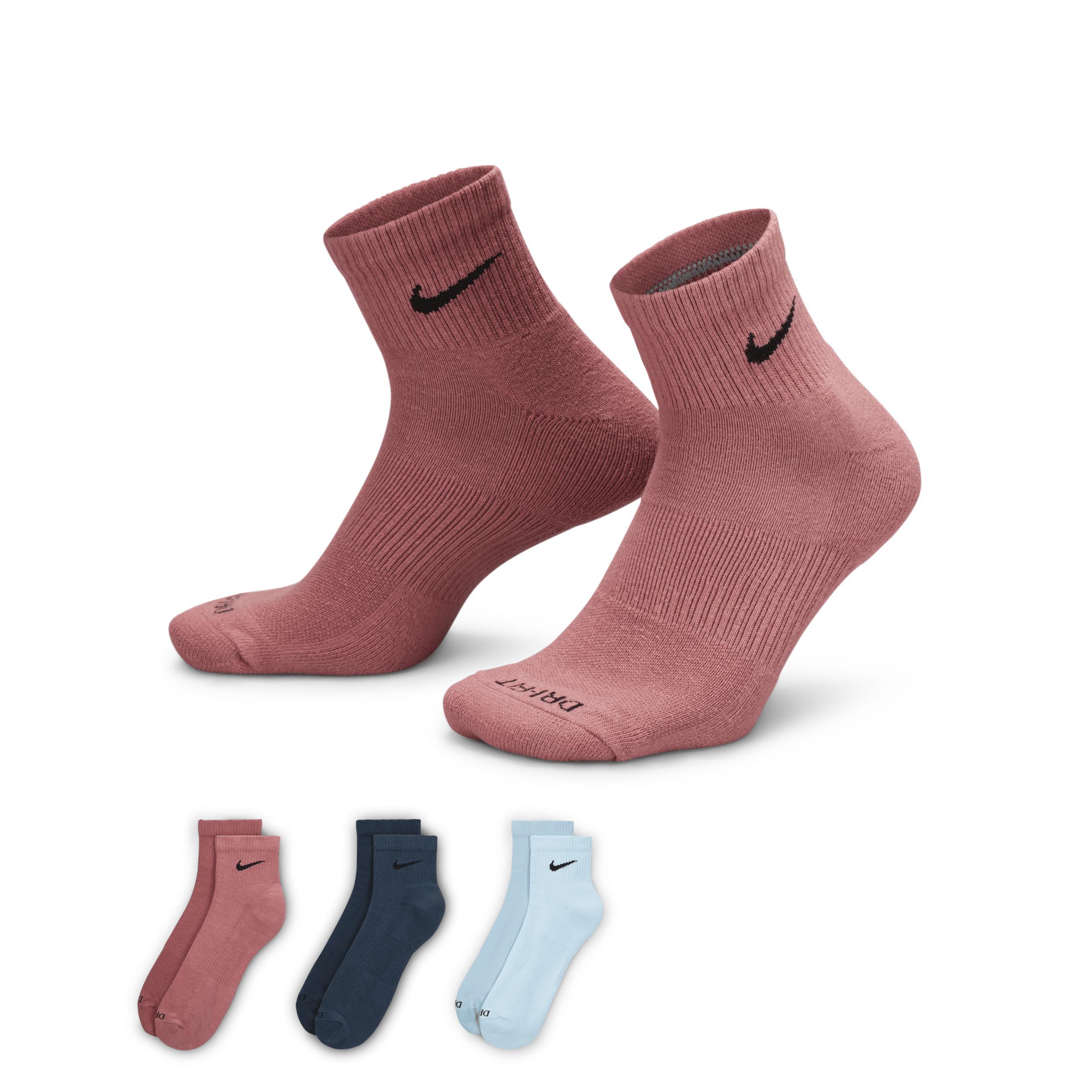 Nike Mens Everyday Plus Cushioned Training Ankle Socks (3 Pairs) Product Image