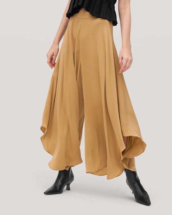 Wide-Legged Silk Fig Pants Product Image