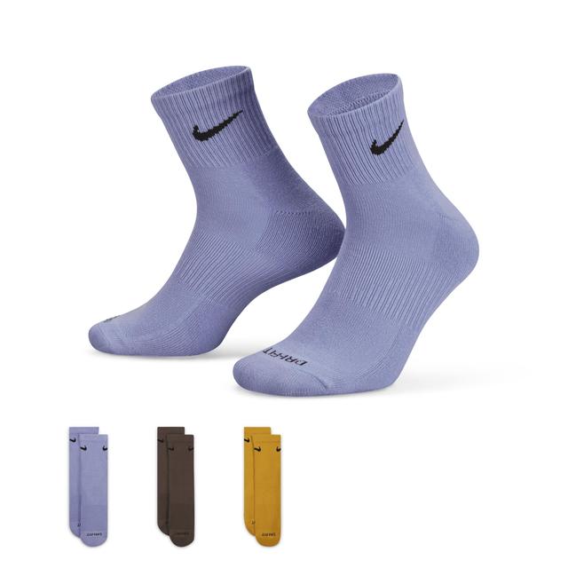 Nike Mens Everyday Plus Cushioned Training Ankle Socks (3 Pairs) Product Image