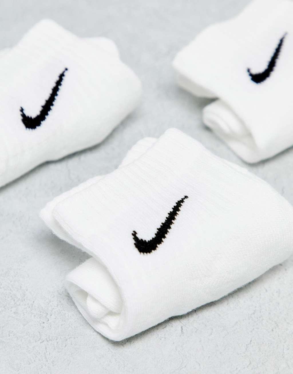 Nike Training Everyday Cushioned 6 pack ankle sock in white Product Image