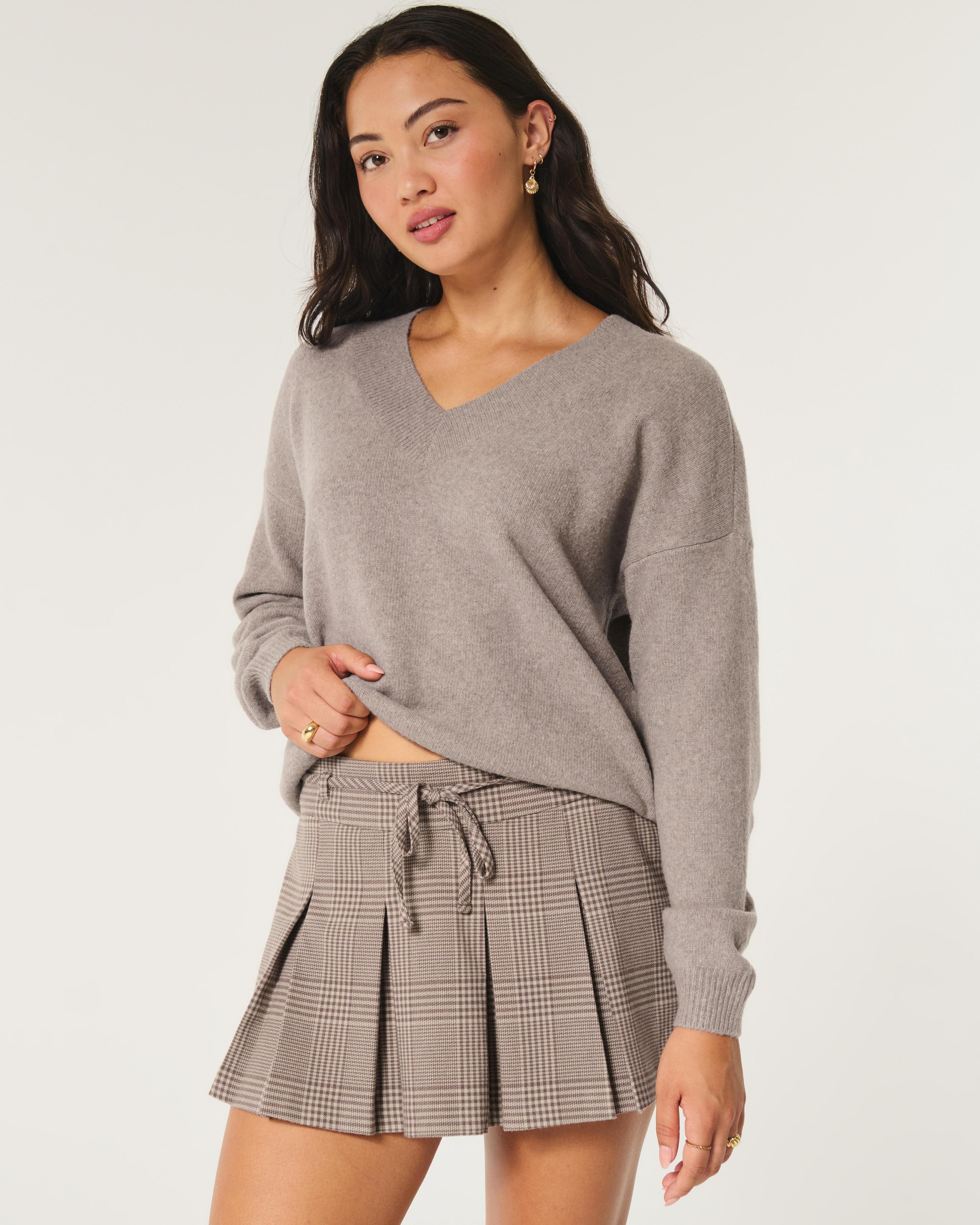 Hollister Comfy Cloud Oversized V-Neck Sweater Product Image