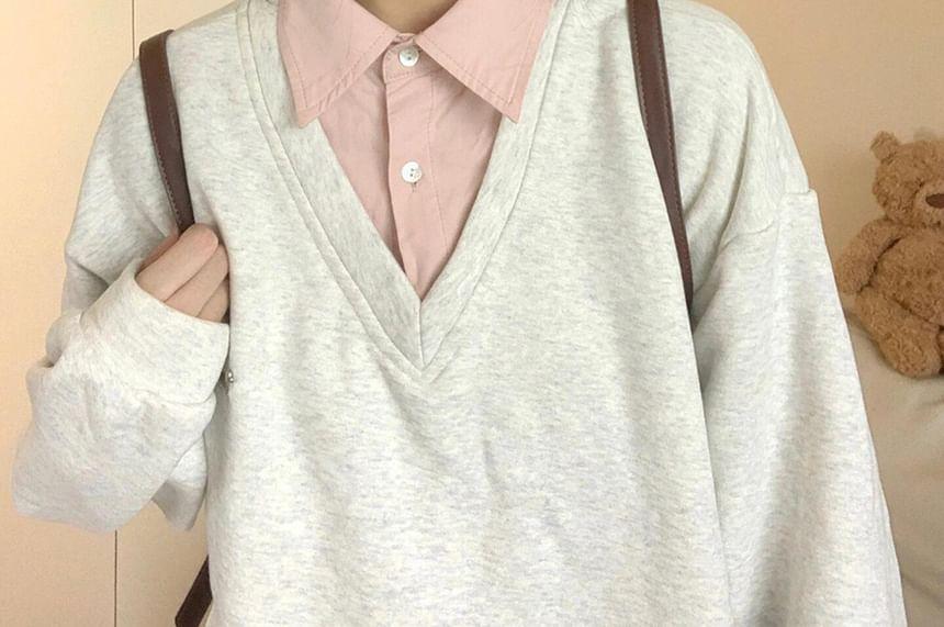 Mock Two-Piece Long-Sleeve Collared Sweatshirt Product Image