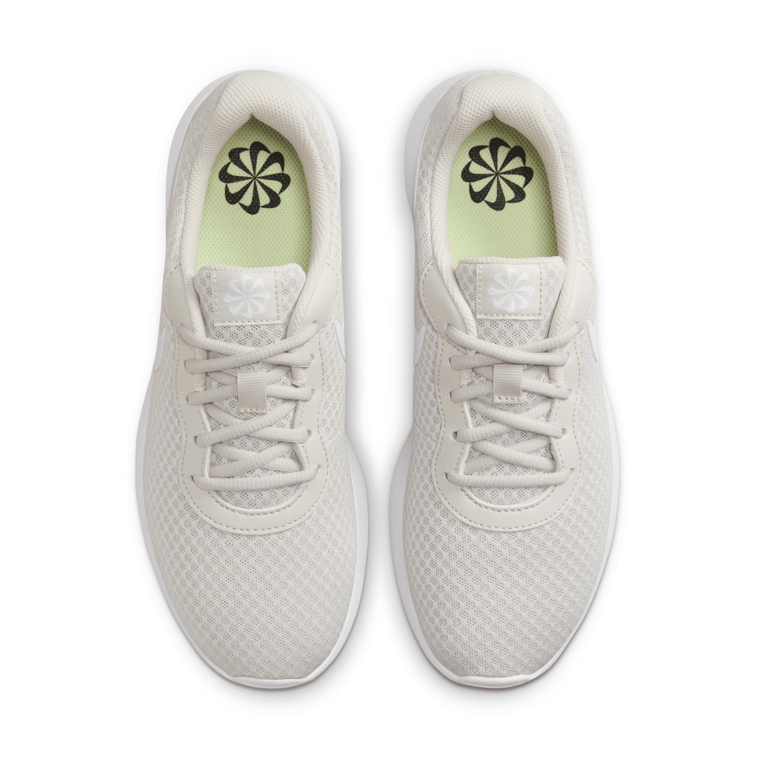 Nike Women's Tanjun Shoes Product Image