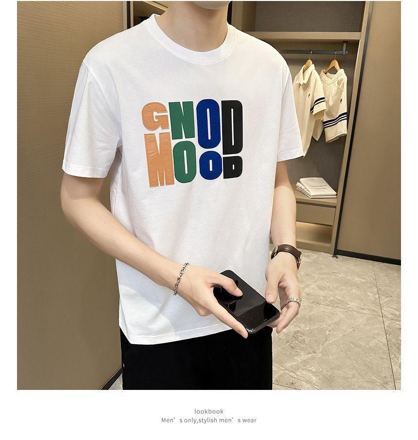 Short-Sleeve Crew Neck Lettering Print Applique T-Shirt Product Image