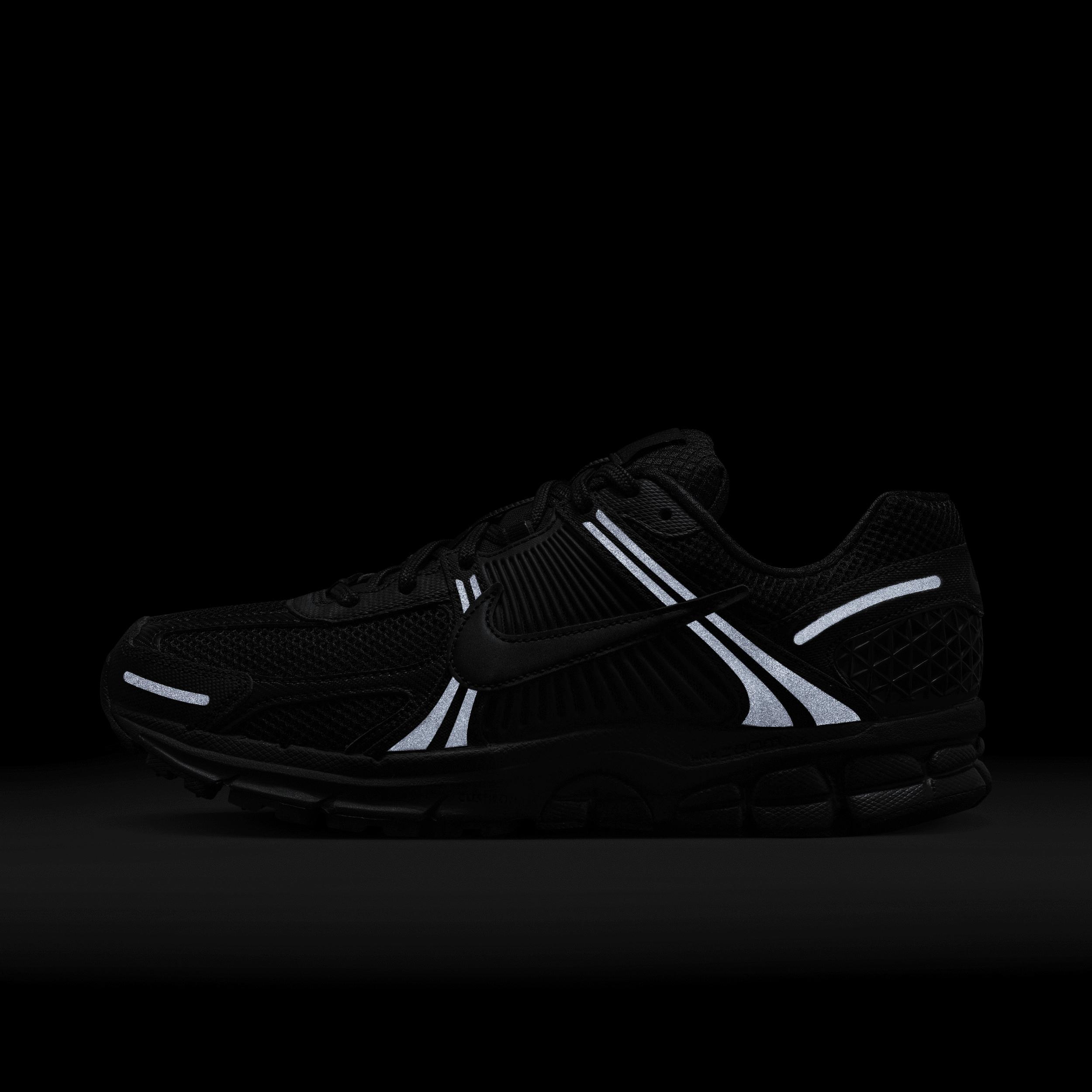 Nike Men's Zoom Vomero 5 Shoes Product Image