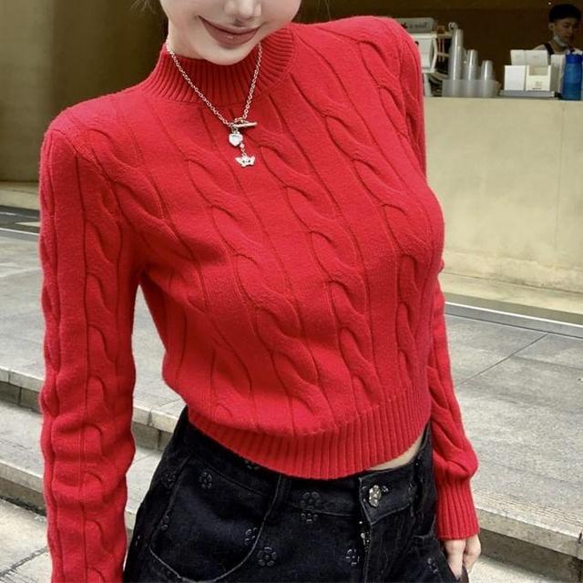 Round Neck Plain Cable Knitted Cropped Sweater Product Image