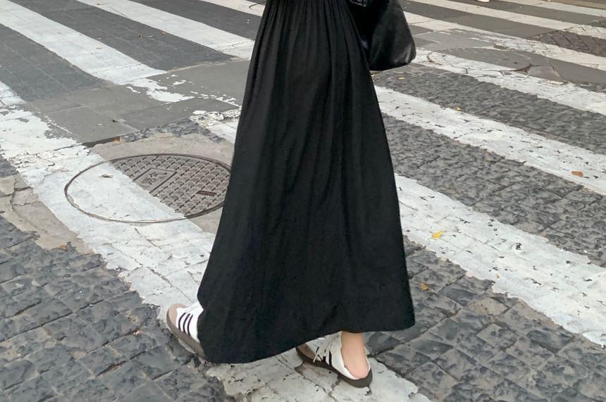 Long-Sleeve Crew Neck Plain Ruched Maxi A-Line Dress Product Image