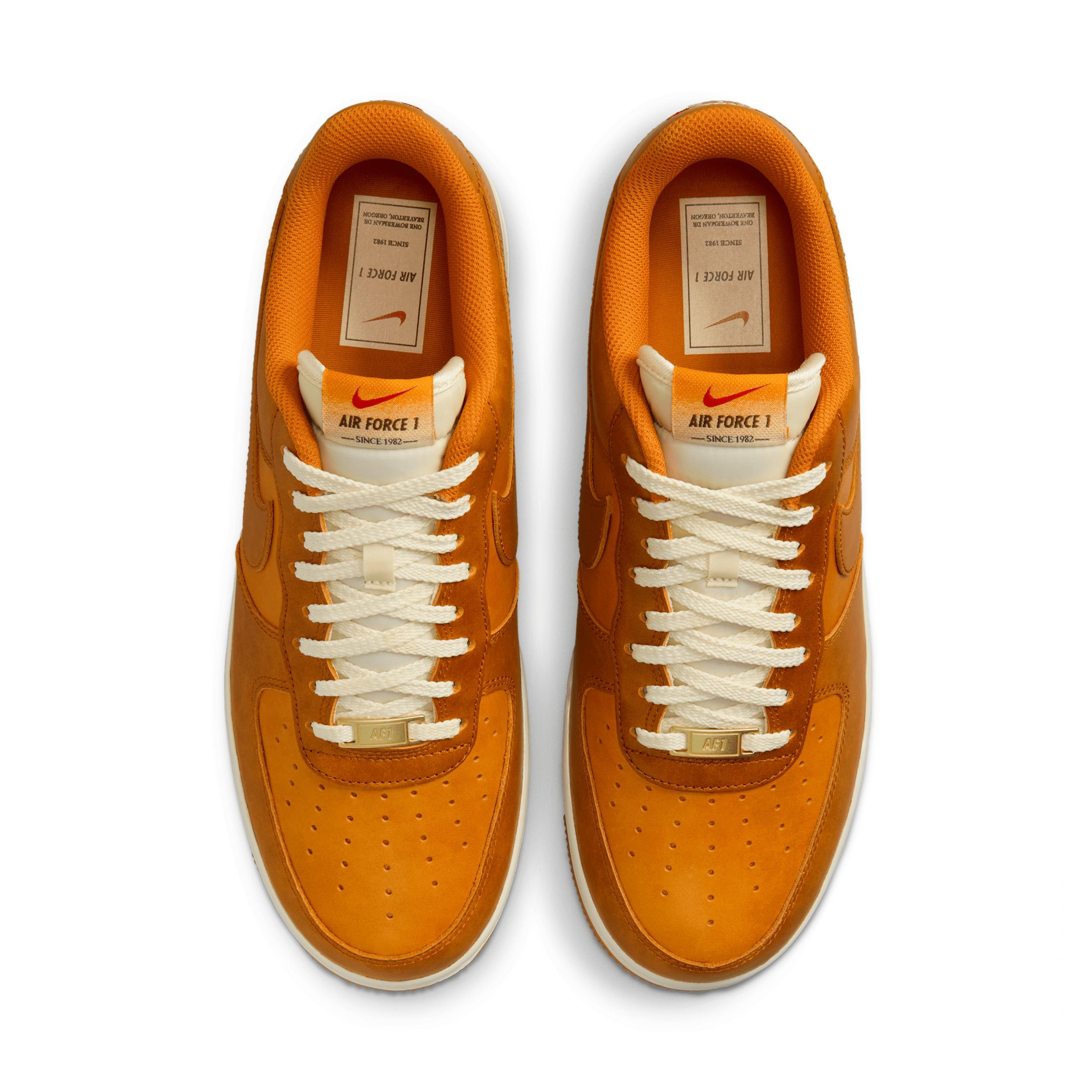 Nike Men's Air Force 1 '07 LV8 Shoes Product Image