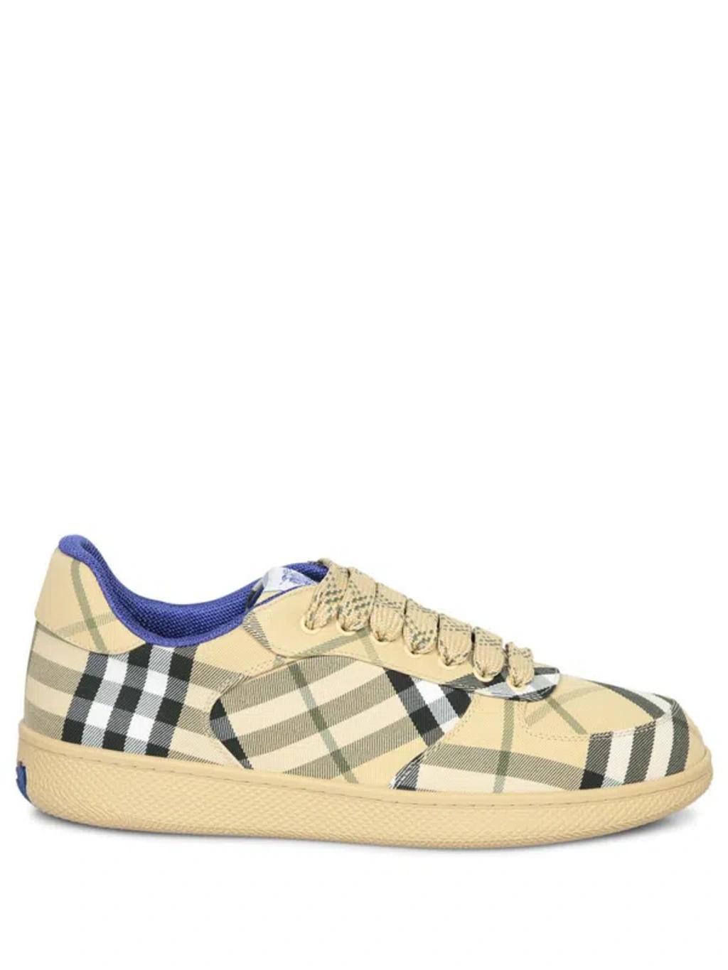 BURBERRY Sneakers In Black Product Image