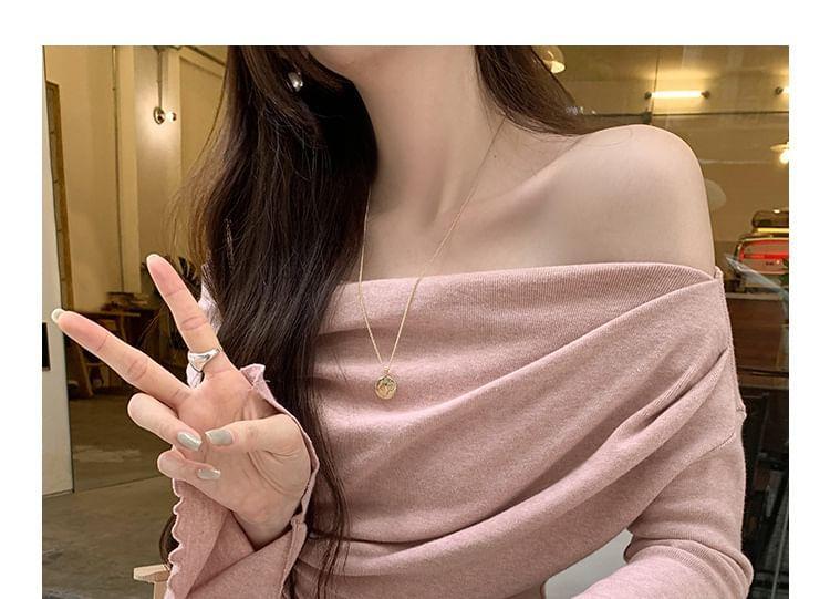 Long-Sleeve Off Shoulder Plain T-Shirt Product Image