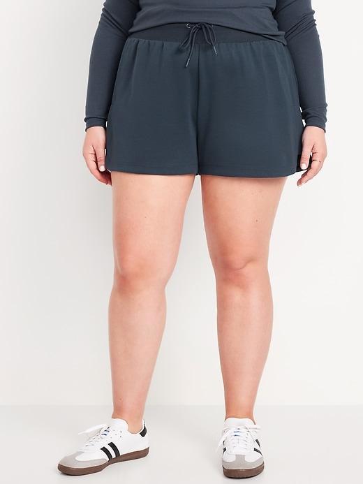 Extra High-Waisted Dynamic Fleece Shorts Product Image