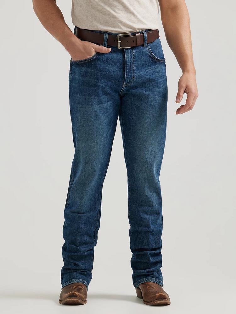 Wrangler Retro® Men's Lindel Slim Fit Bootcut Jeans Product Image