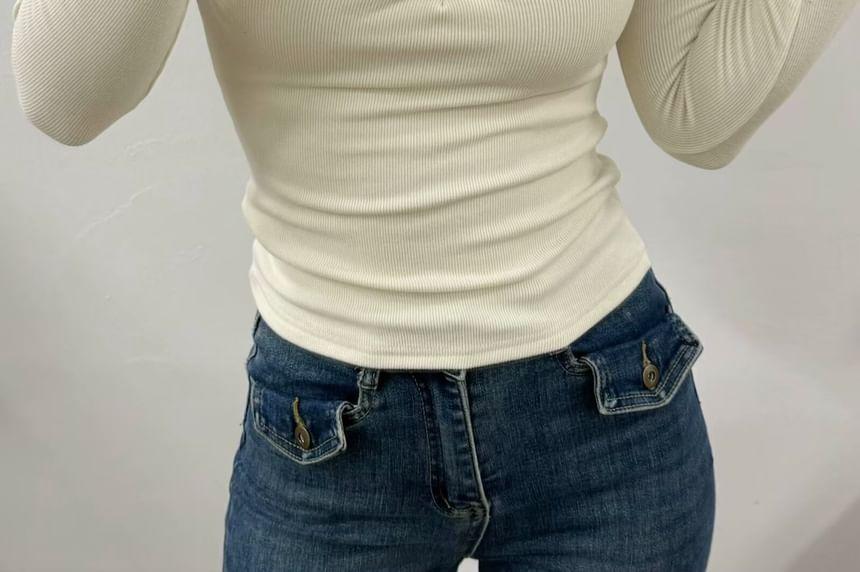 Long-Sleeve V-Neck Plain Crop Top Product Image