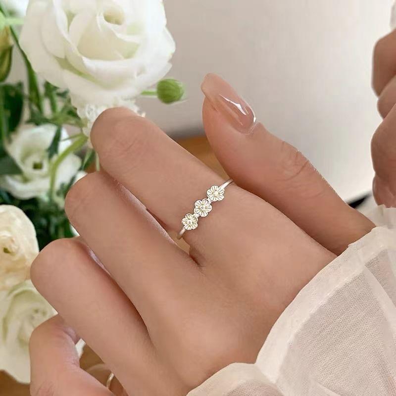 925 Sterling Silver Flower Open Ring Product Image