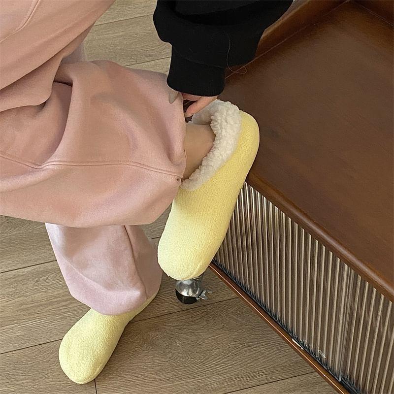 Fleece-Lined Short Socks Product Image