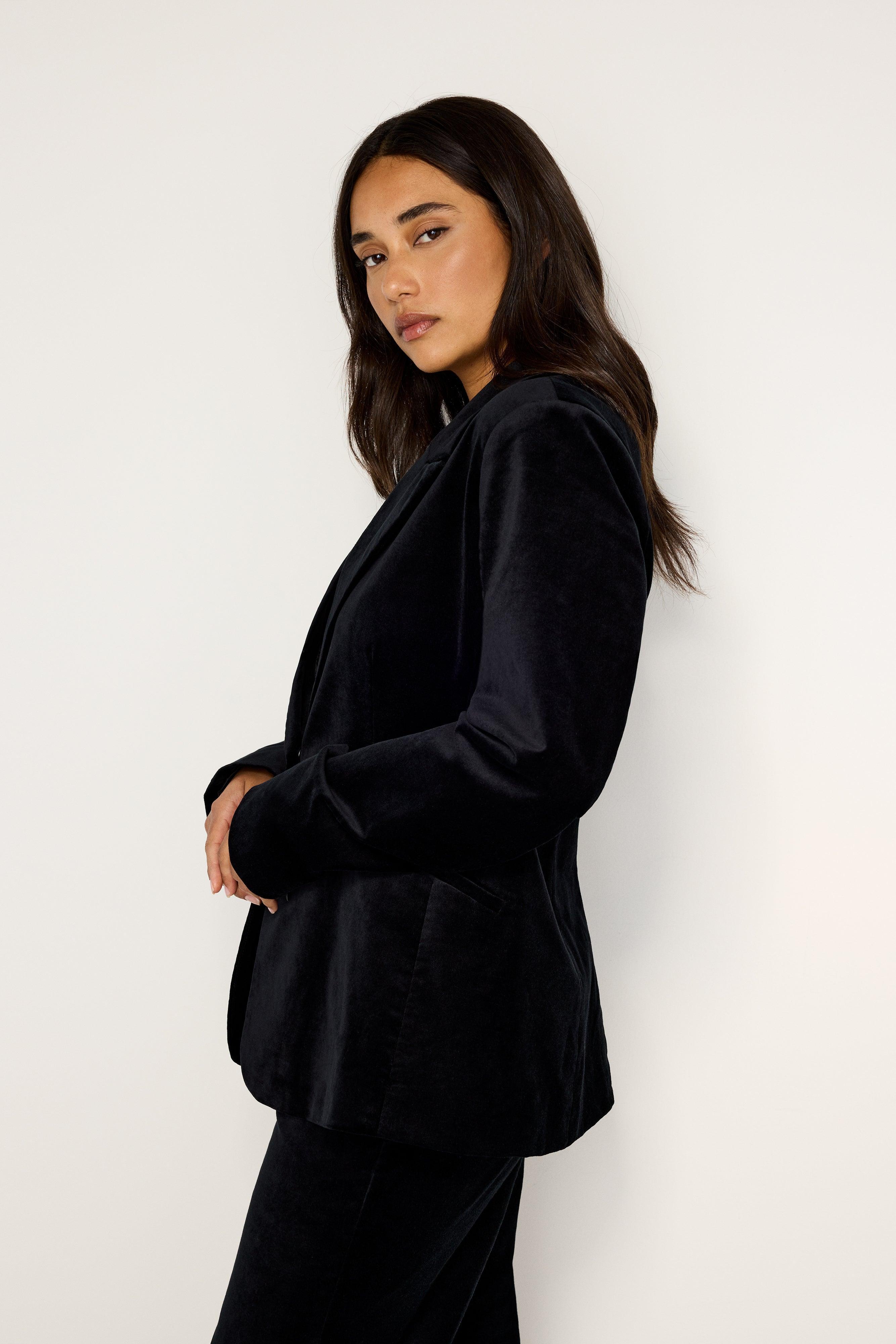 VELVET SCULPTED BLAZER | BLACK001 Product Image