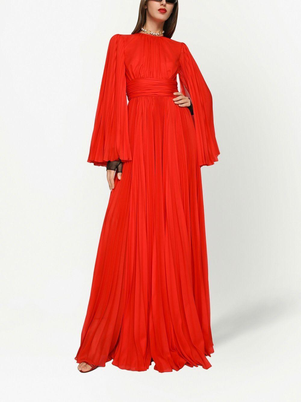 slit-sleeved pleated gown Product Image