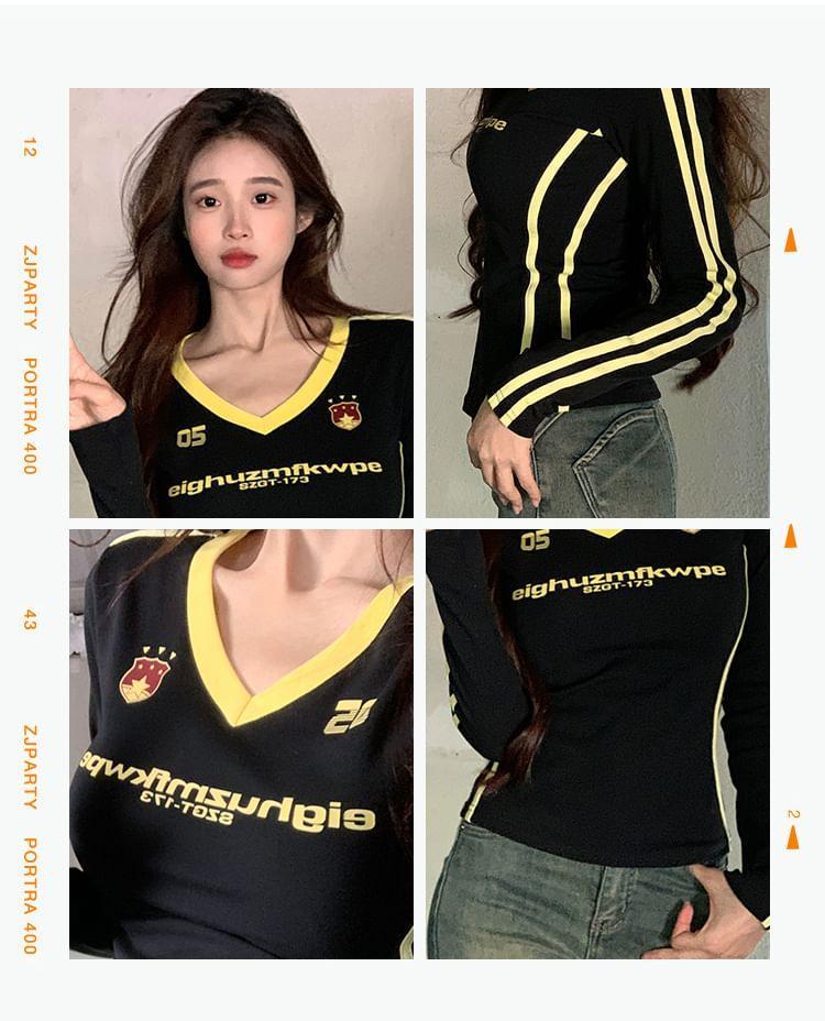 Long-Sleeve V-Neck Lettering Print Contrast Trim Slim Fit Crop Tee Product Image