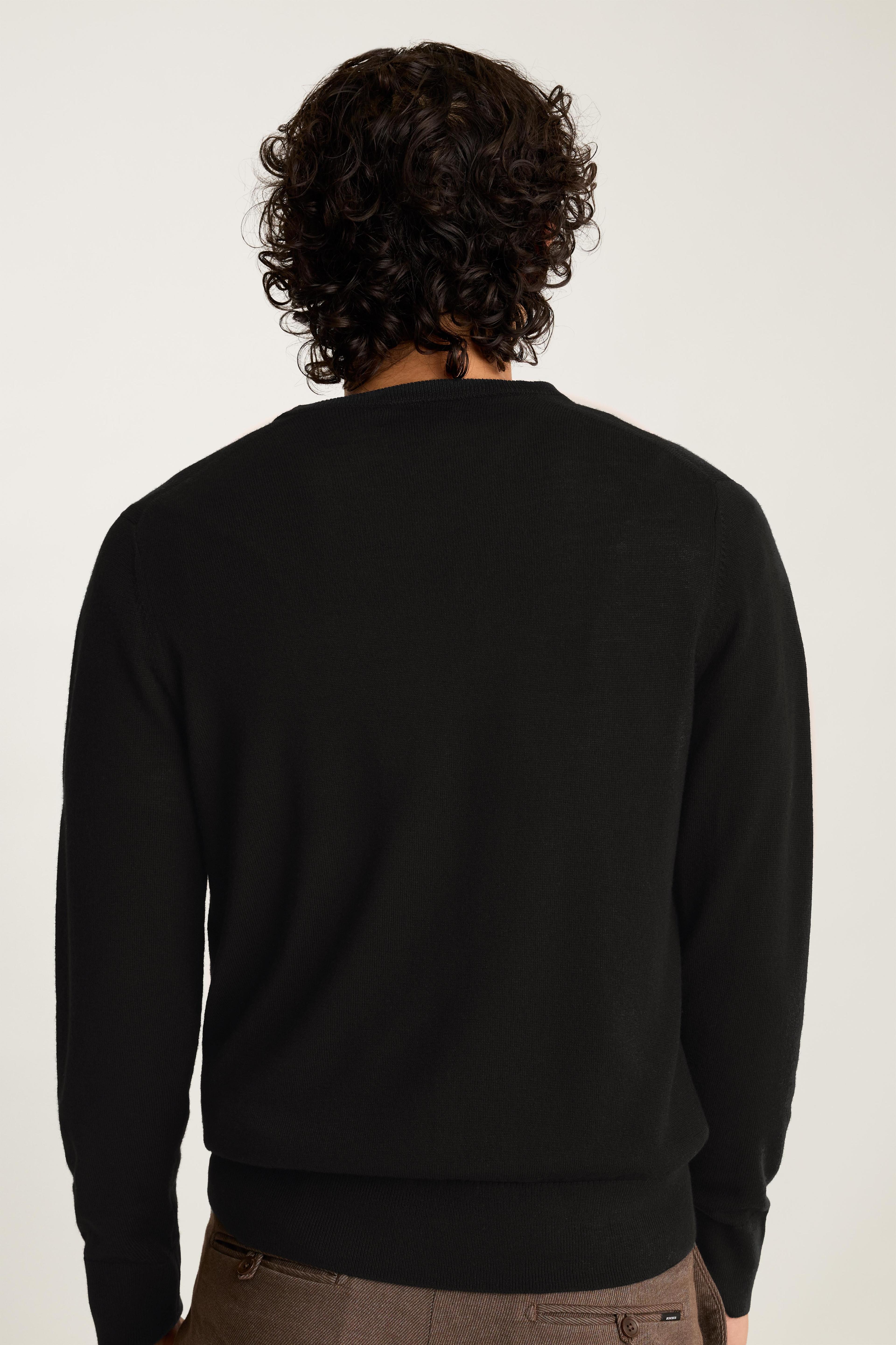 Washable Merino V-Neck Sweater Product Image