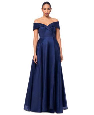 Women's Off-The-Shoulder Sweetheart Gown Product Image