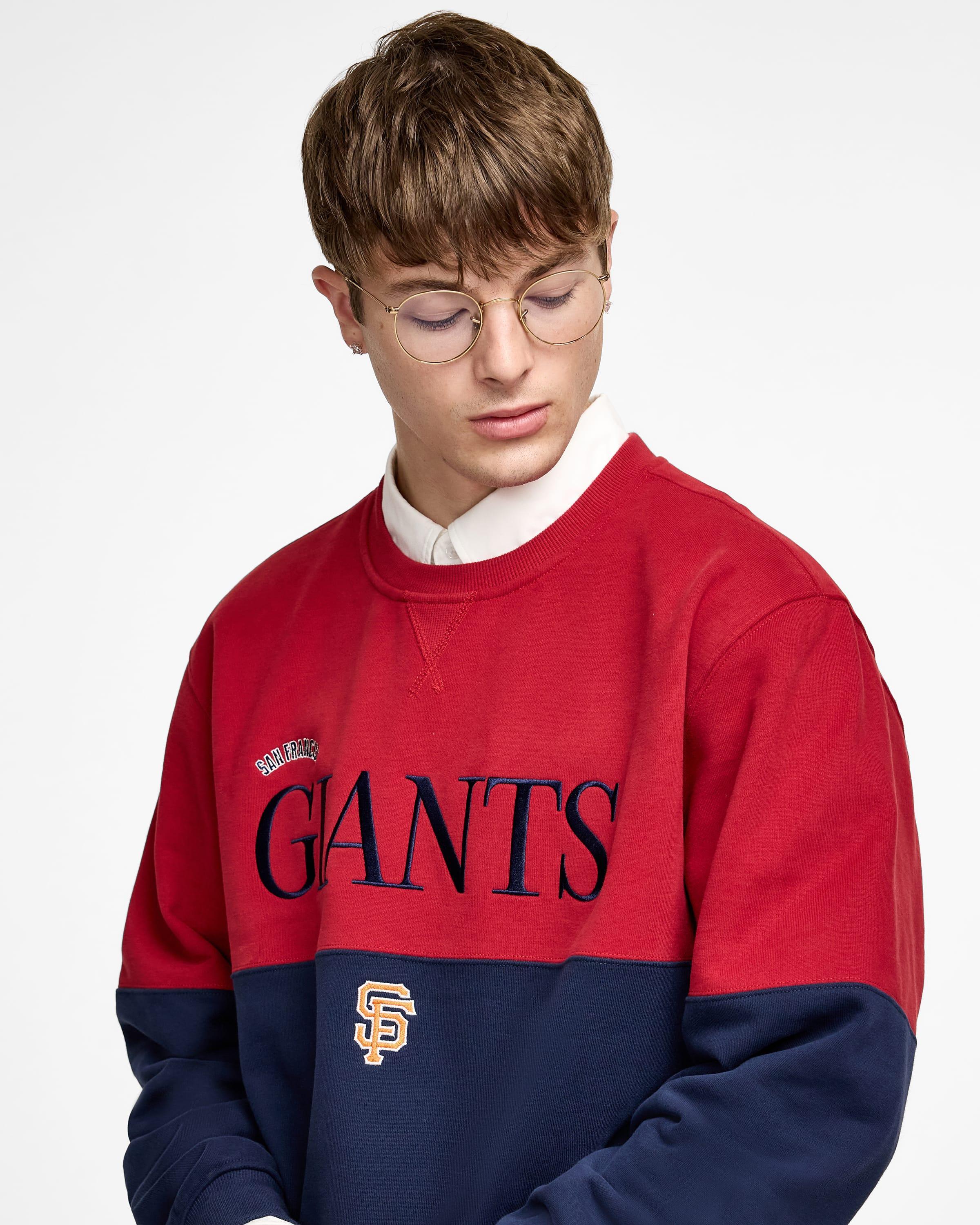 San Francisco Giants Two-Tone Rhythmic Red Crewneck Male Product Image