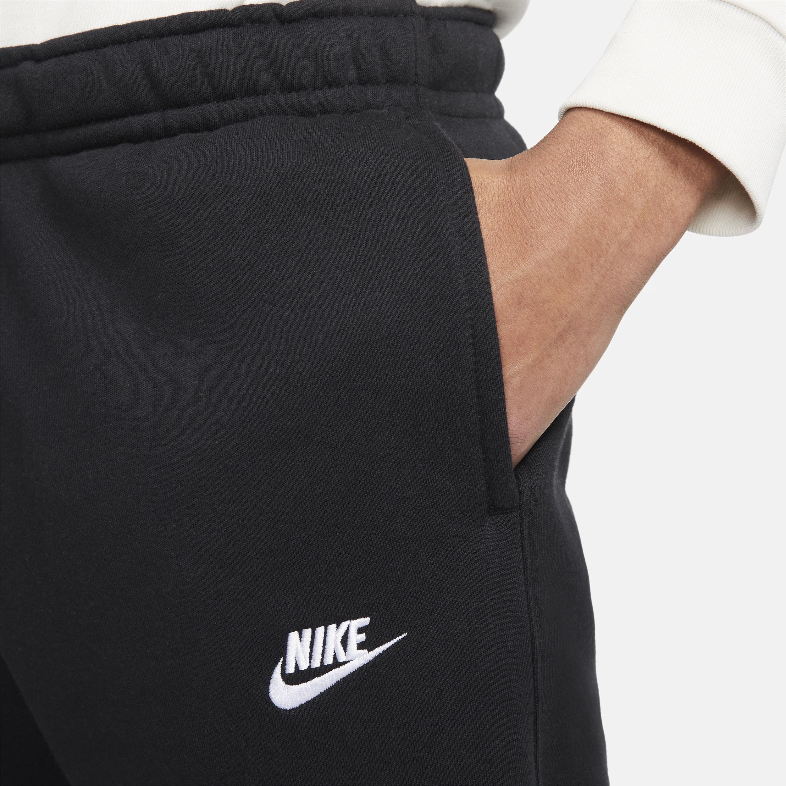 Nike Club Fleece cuffed sweatpants in black - BLACK Product Image