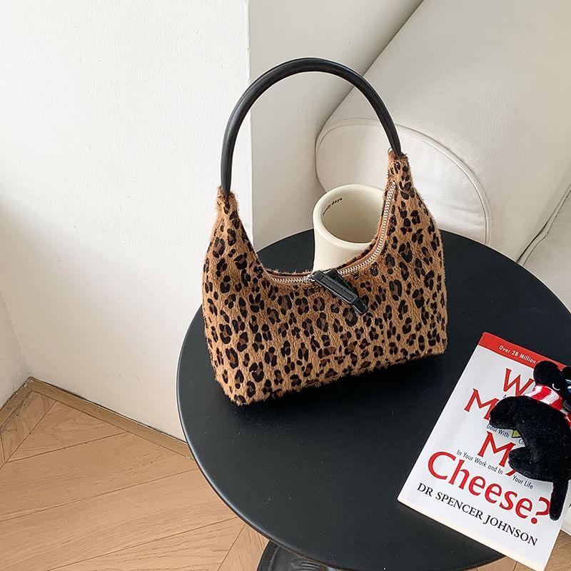 Leopard Print Shoulder Bag Product Image