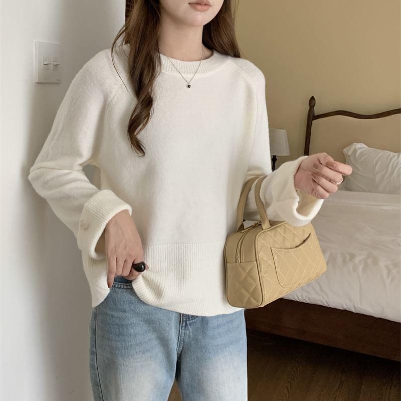 Long-Sleeve Crewneck Plain Knit Top Product Image