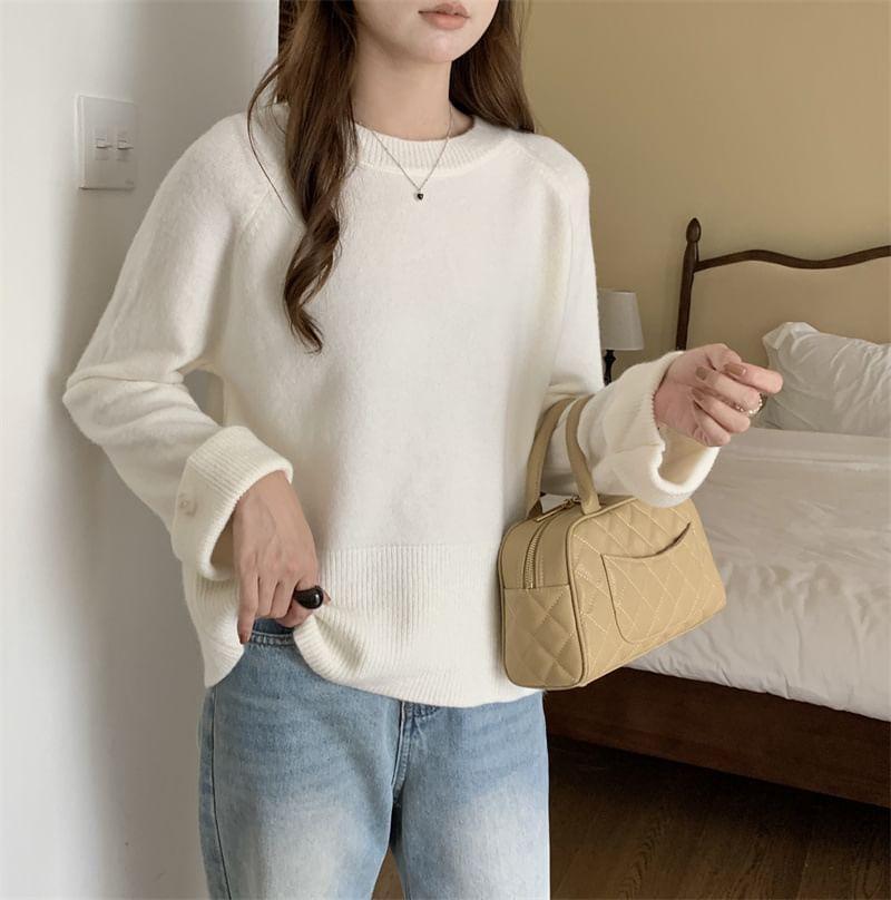 Long-Sleeve Crewneck Plain Knit Top Product Image