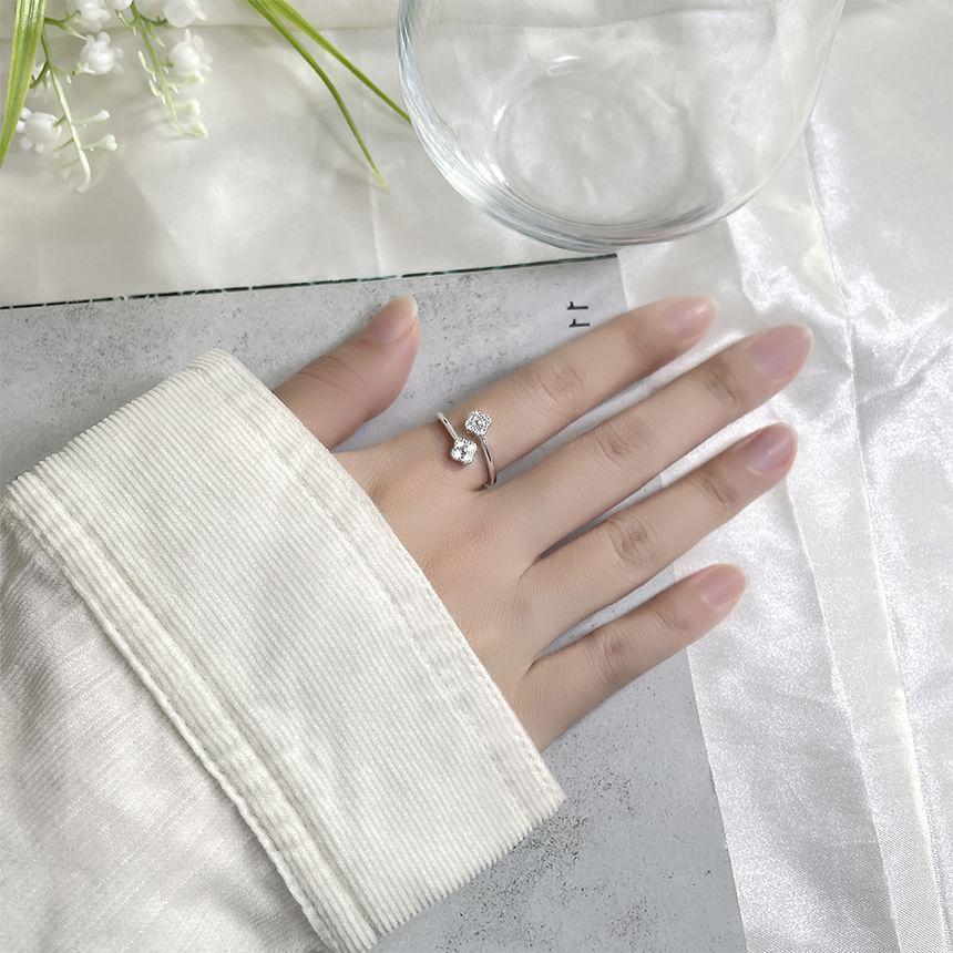 Clover CZ Ring Product Image