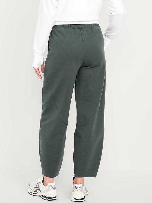 High-Waisted Dynamic Fleece Barrel-Leg Pants Product Image