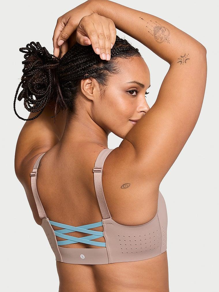 Featherweight Max™ Front-Close Sports Bra Product Image