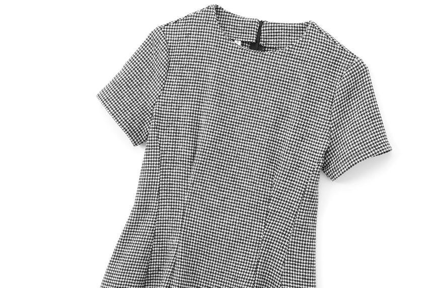 Short-Sleeve Round Neck Houndstooth Mini A-Line Dress Product Image