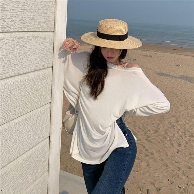 Long Sleeve Crew Neck Plain Slit Tee Product Image