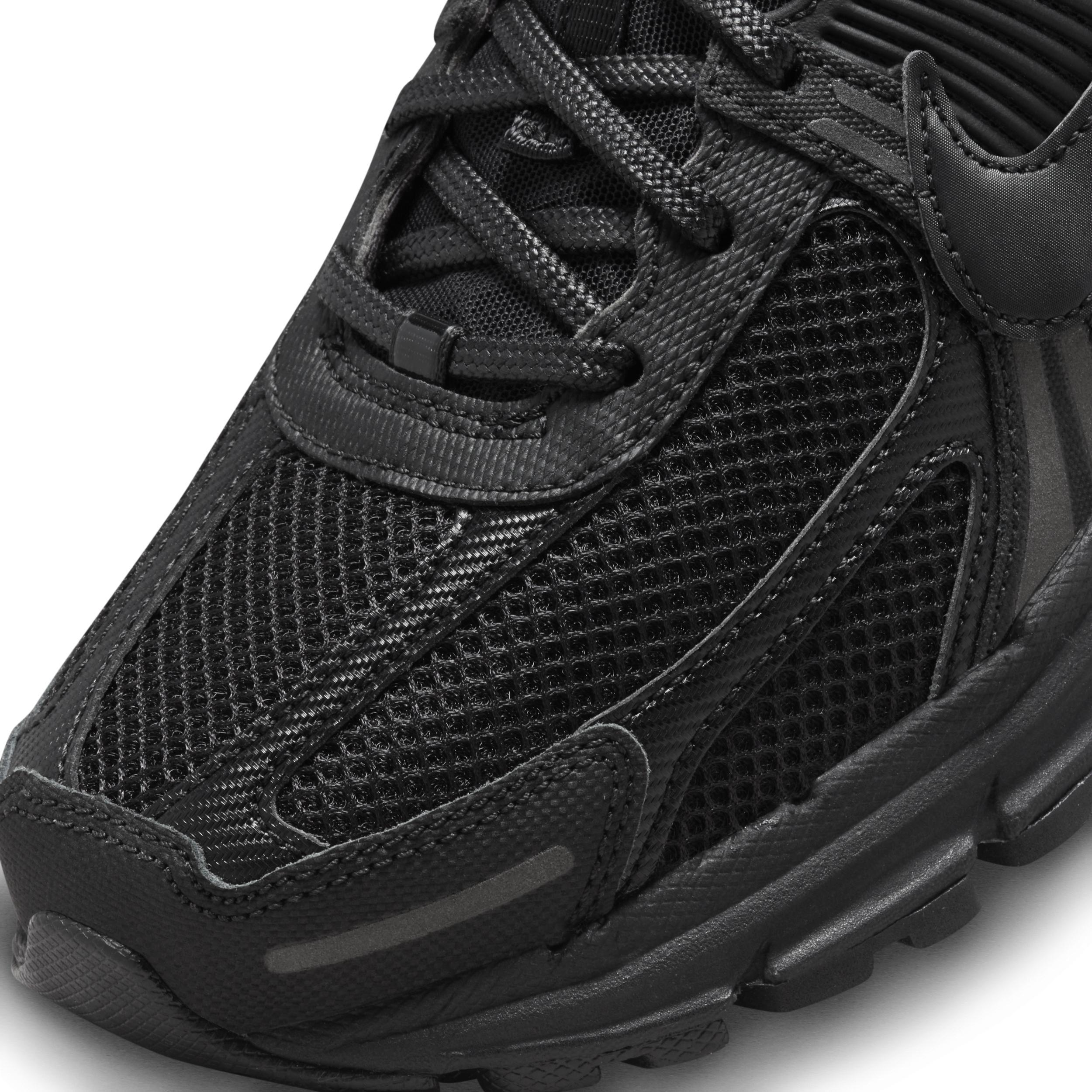 Nike Men's Zoom Vomero 5 Shoes Product Image