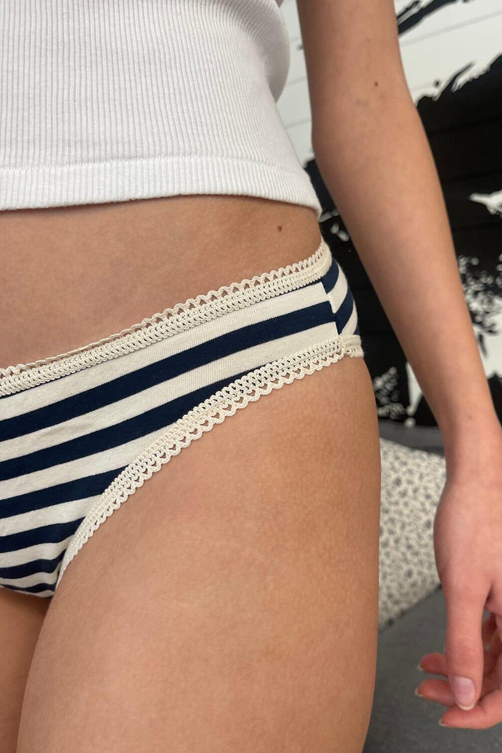 Stripe Scallop Bow Underwear Product Image