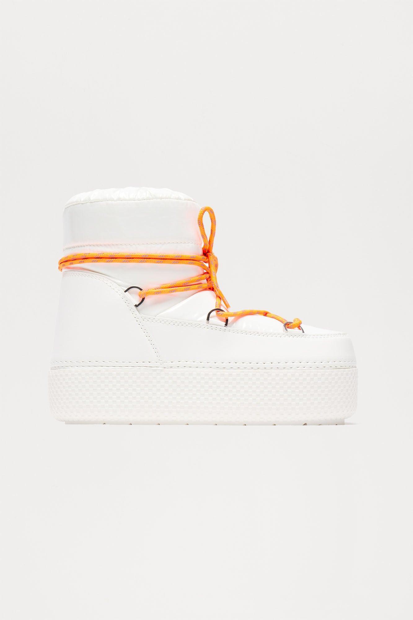 Hit The Snow Platform Booties - White product image