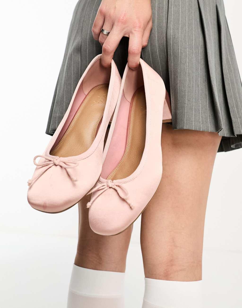 ASOS DESIGN Steffie bow detail mid block heeled shoes in blush satin   Product Image