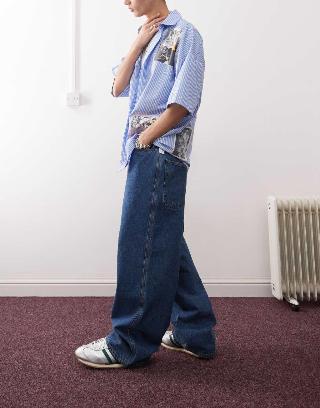 COLLUSION X002 baggy jeans in midwash Product Image