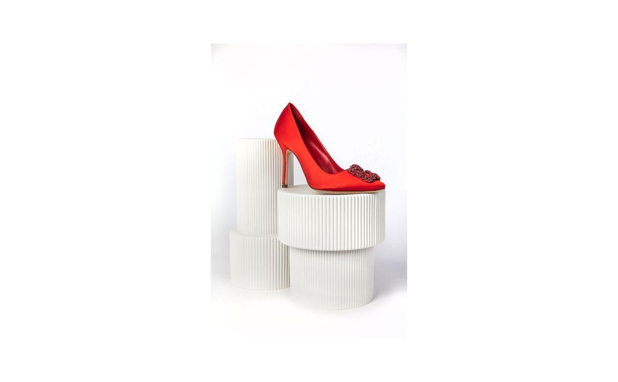 HANGISI RED Red Satin Jewel Buckle Pumps Product Image