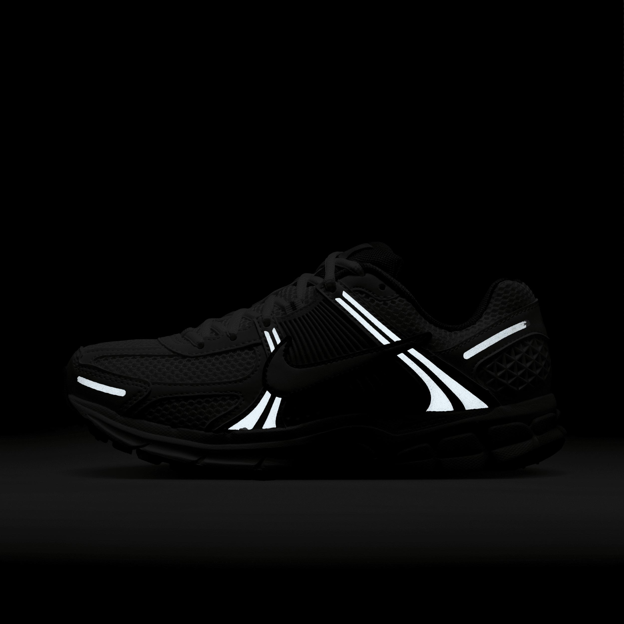 Nike Women's Zoom Vomero 5 Shoes Product Image