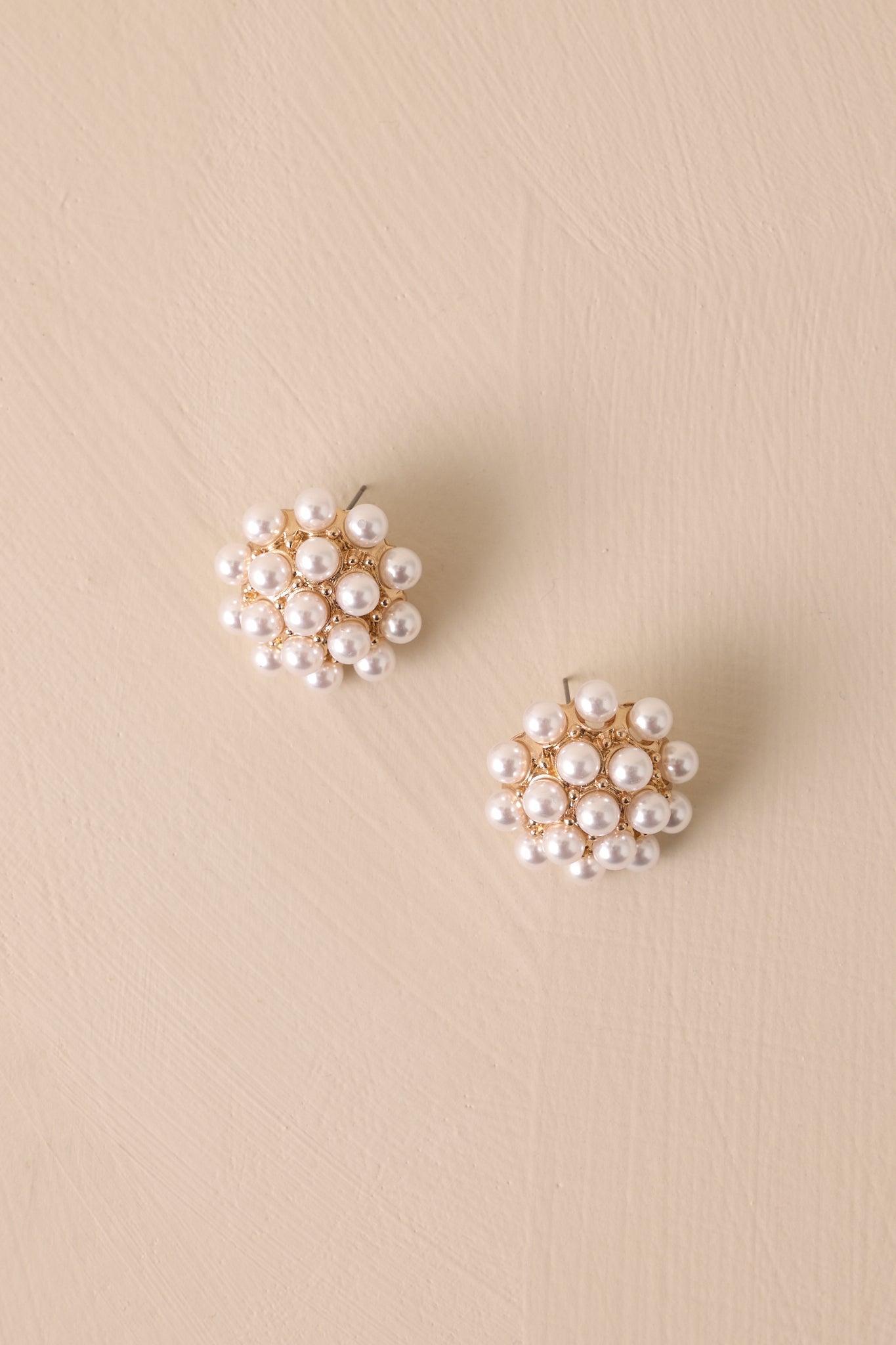 Hello Gorgeous Ivory Pearl Cluster Earrings Product Image