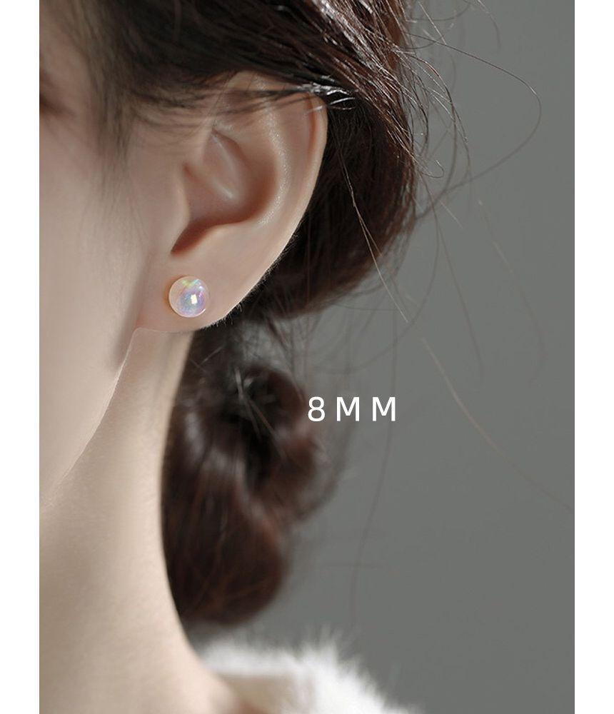 Faux Pearl Stud Earring / Clip-On Earring Product Image