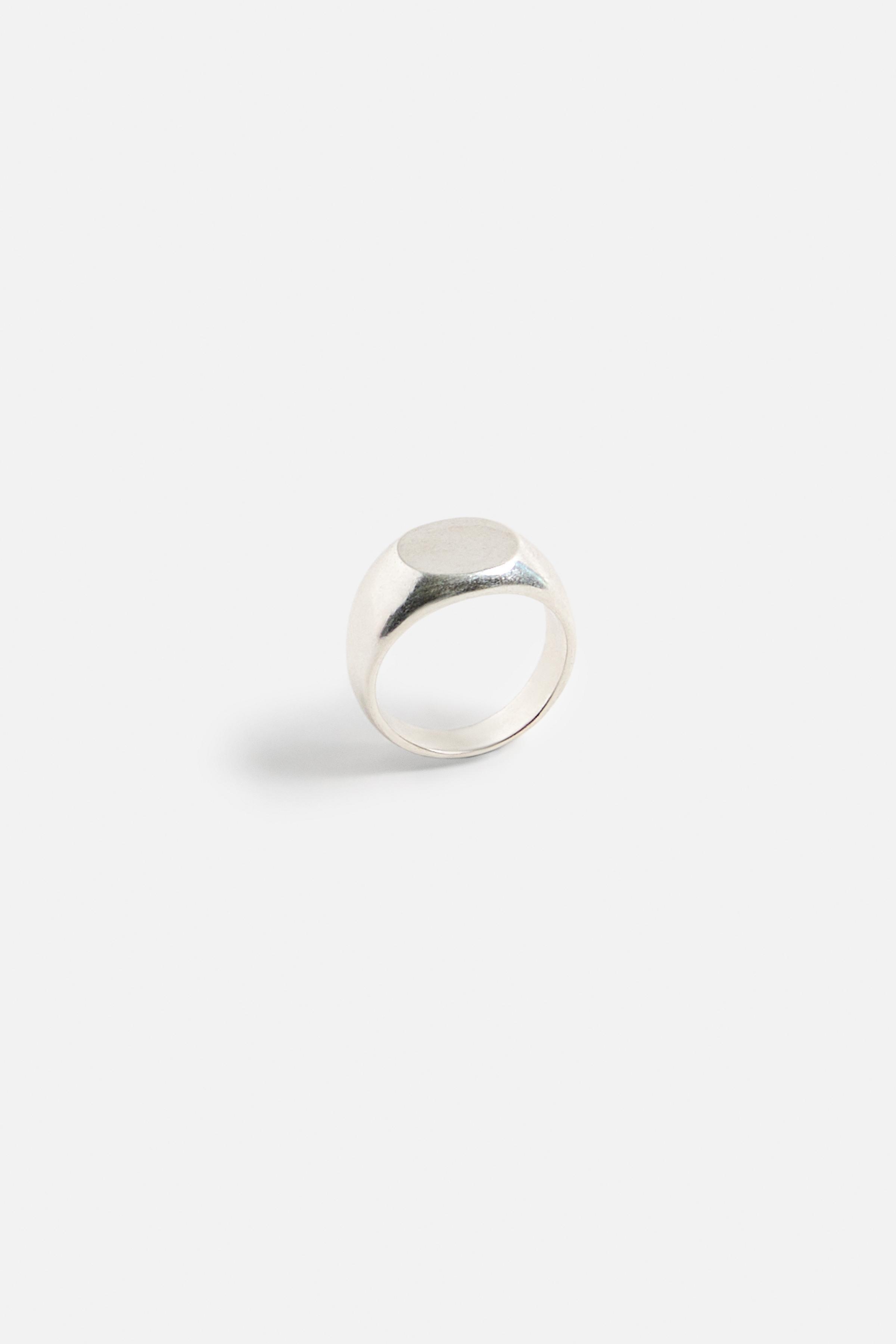 SIGNET RING Product Image