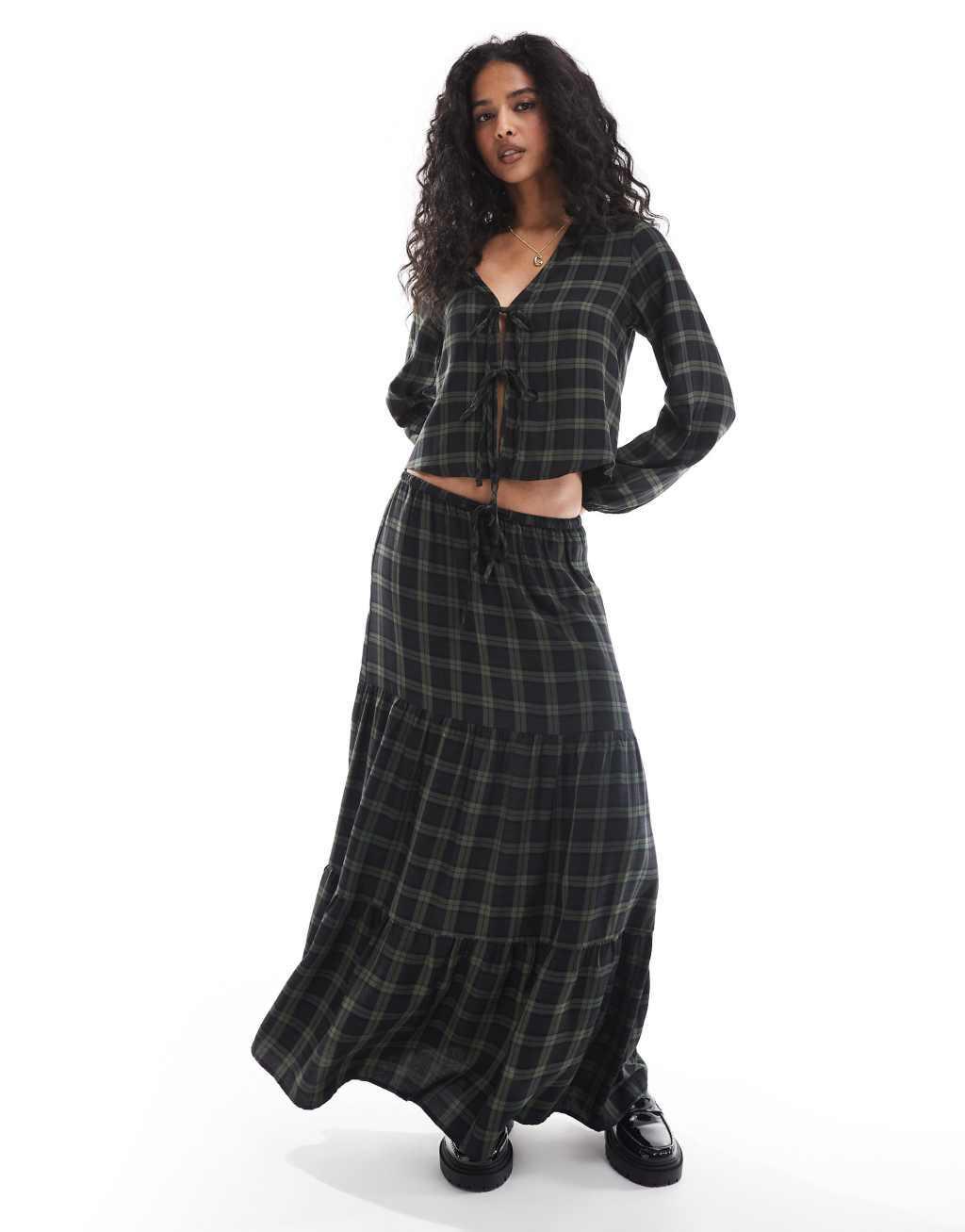 Pull&Bear tiered maxi skirt in green check product image