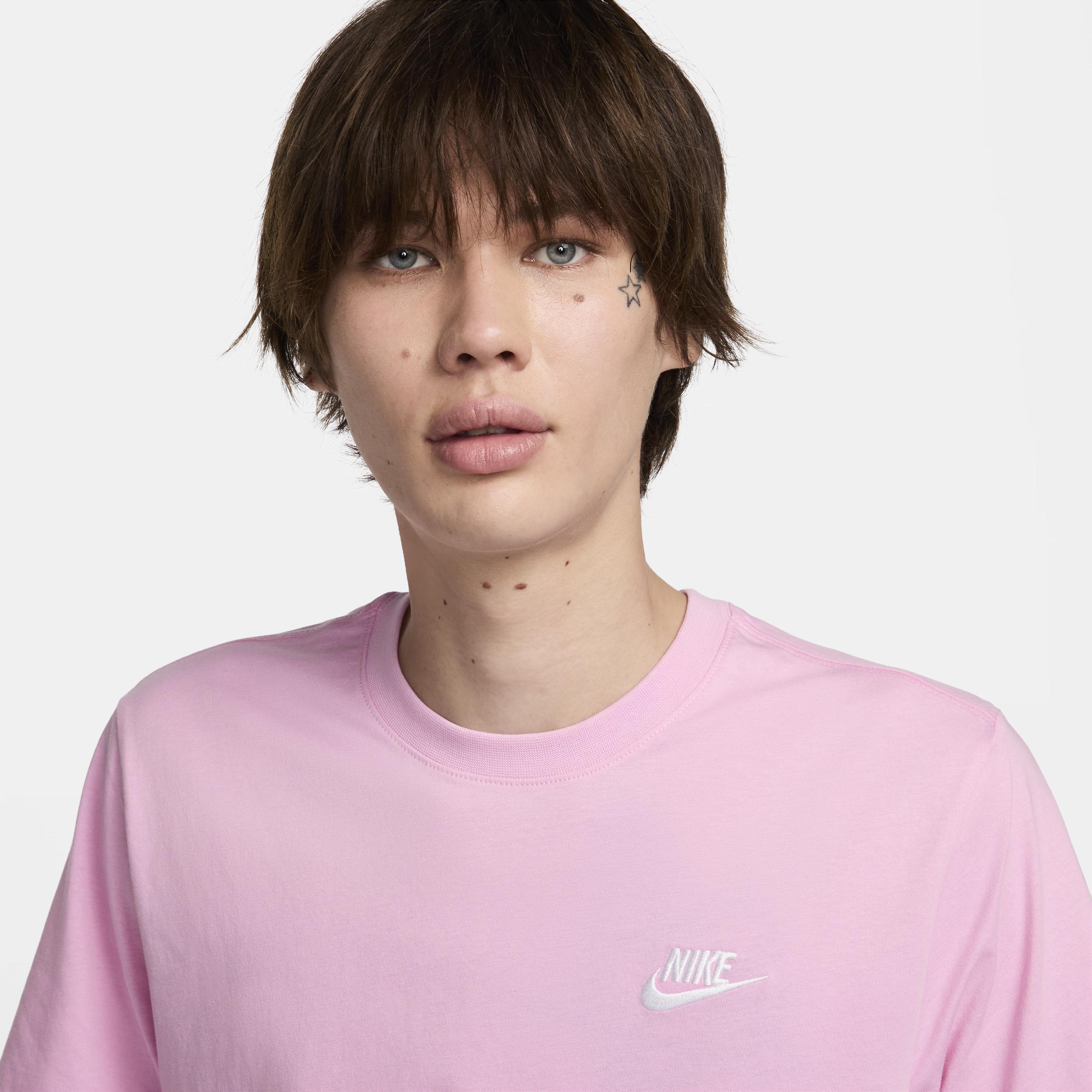 Men's Nike Sportswear Club T-Shirt Product Image